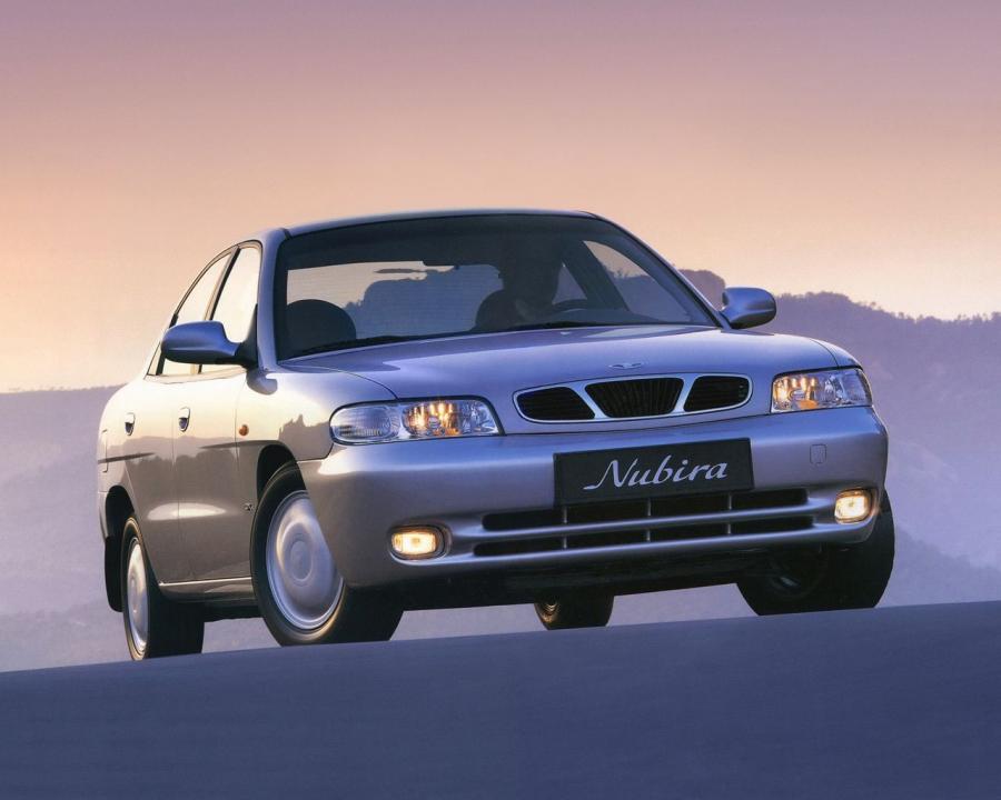  Daewoo Nubira Sedan 1997 года  (фото 10 из 10)
